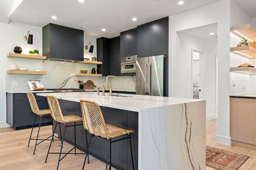 4211 Burney Dr, Austin TX  78731-1357 exterior