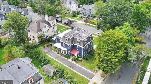 102 Park Ave, Tavistock NJ 08033-1639 exterior