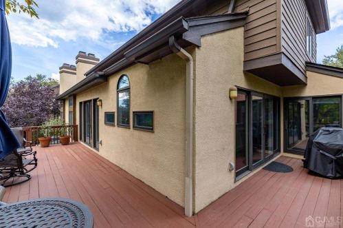 305 Sayre Dr, Princeton NJ  08540-5872 exterior