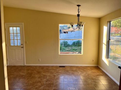 6062 Rouner Dr, Riverside CA  92509-1733 exterior