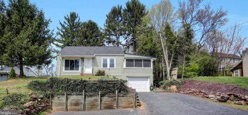 5090 Chambers Hill Rd, Harrisburg, PA 17111-2415