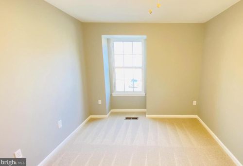 4 Dinsdale Ct, Silver Spring MD exterior