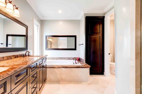 4719 Tobias Ave, Van Nuys CA  91403-2826 exterior