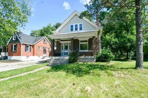 1158 Groesbeck Rd, Cincinnati, OH 45224-3276