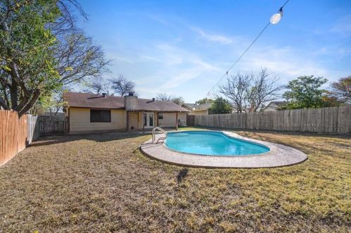 2110 Brandywine Ln, Austin TX  78727-4303 exterior