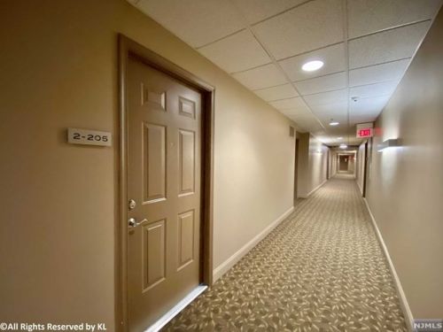 2205 City Pl, Edgewater NJ  07020-3139 exterior