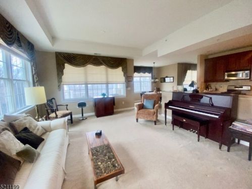 144 Ridgeview Ln, Mount Arlington, NJ 07856-2319