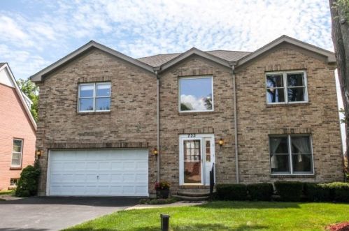 733 Morrison Ave, Palatine, IL 60067-2242