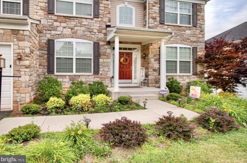 14452 Hamill Run Dr, Gainesville, VA 20155-5936
