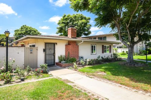 641 6th St, Tustin, CA 92780-8520