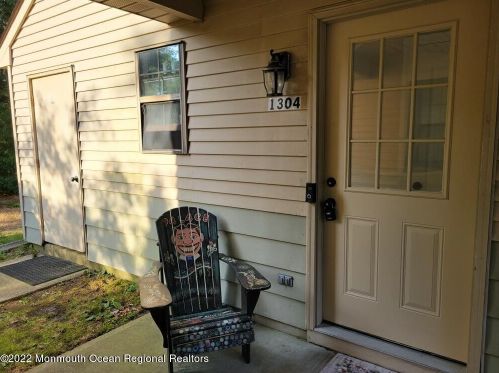 1304 Bluebell Dr, Jackson Twp, NJ 08527-4116