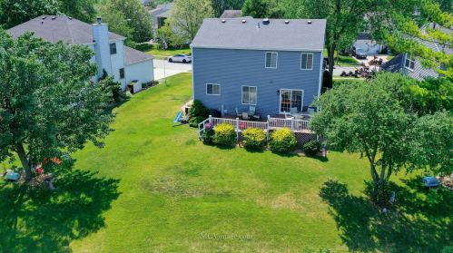 785 Burning Trl, Carol Stream IL  60188-9187 exterior