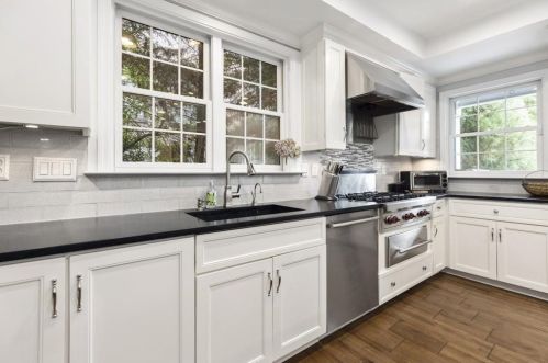 877 Highland Ter, Atlanta GA  30306-3411 exterior