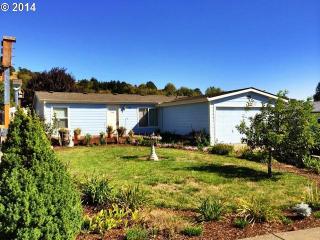 702 Bockes Loop, Sheridan, OR 97378-1518