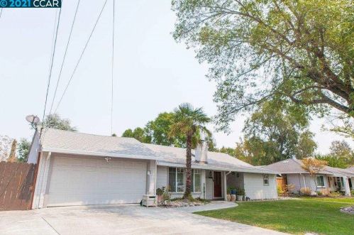 142 Mazie Dr, Concord, CA 94523-3340