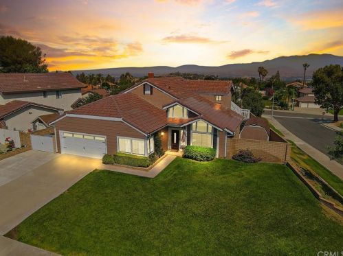 6880 Rycroft Dr, Riverside, CA 92506-5317