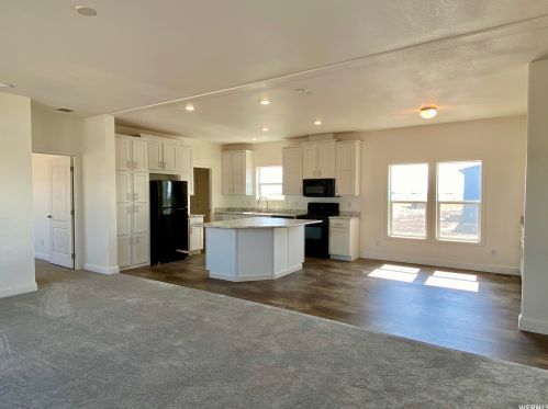 795 Center St, Topaz, UT 84635