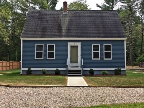 3 Sand Hill Rd, Charlestown, RI 02813-3425