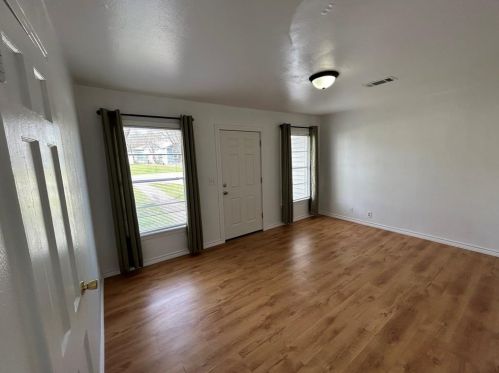 4429 Marks Pl, Fort Worth TX  76116-8750 exterior