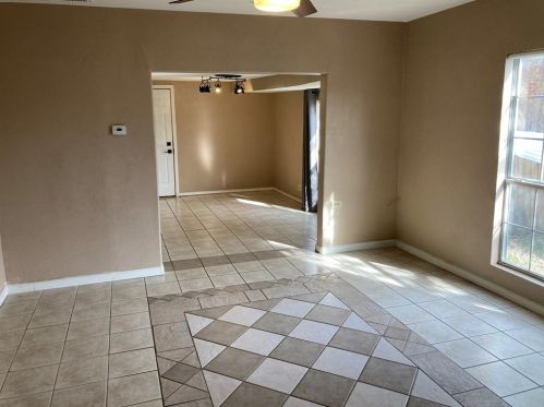 1010 Main St, Carrollton TX  75006-6206 exterior