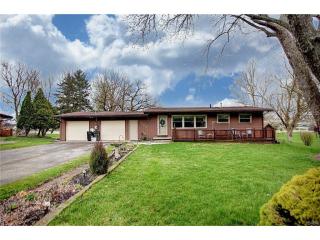 1220 Holly Dr, Springfield, OH 45504-4141
