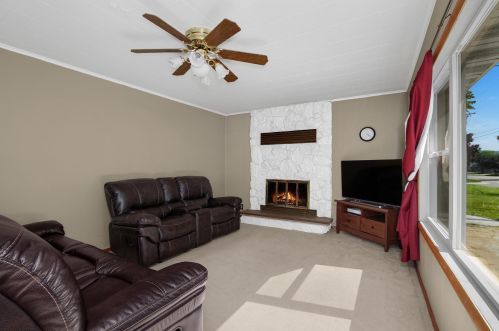 304 Elm St, La Crescent, MN 55947-1024