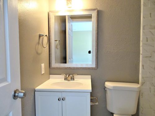 1217 Whiteoak Dr, Garland TX  75040-5293 exterior