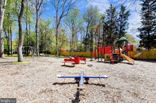 36 Whittier Pkwy, Severna Park MD 21146-3051 exterior