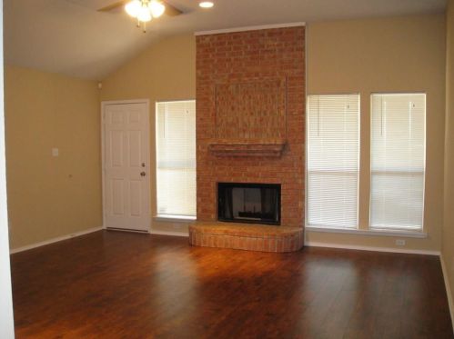 1451 Morrison Dr, Fort Worth TX  76112-3733 exterior