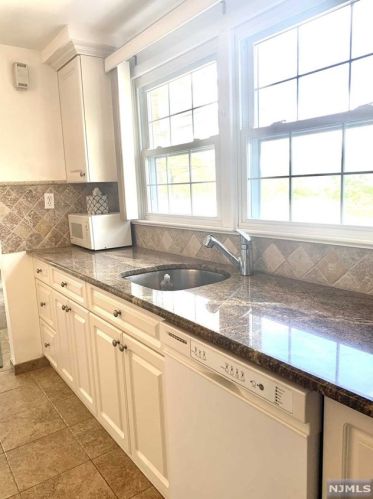 35 Lotz Ave, Paterson NJ  07508-2328 exterior