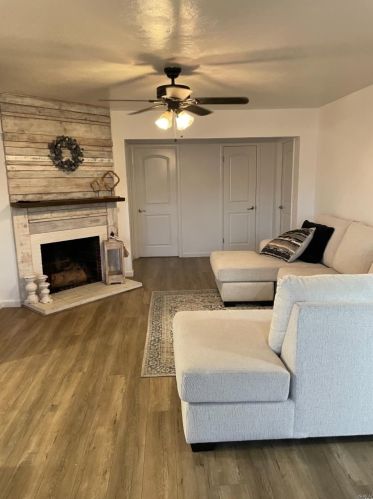 99 6th St, Rio Vista, CA 94571-1636