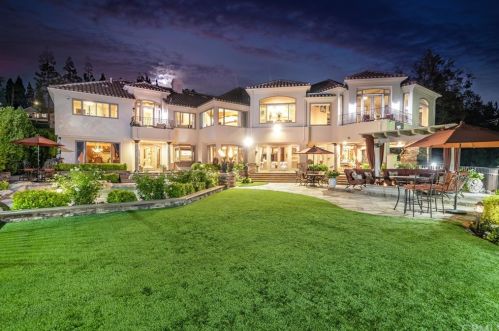 4721 Copa De Oro Dr, Anaheim, CA 92807-3633