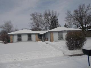 3219 Indianwood Ln, Joliet, IL 60431-4918