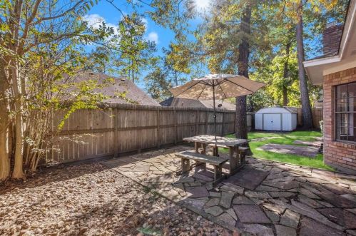 206 Deep Dl Ln, Conroe TX  77304-7208 exterior