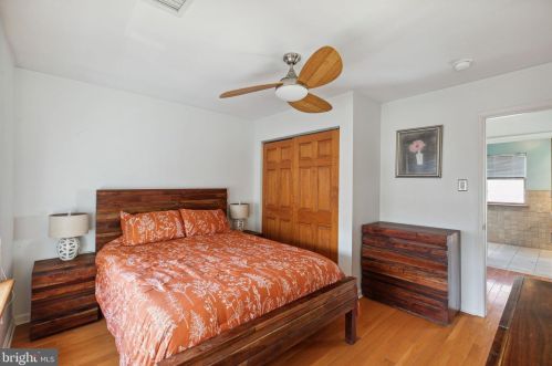 812 12 St, Philadelphia PA 19147-2624 exterior