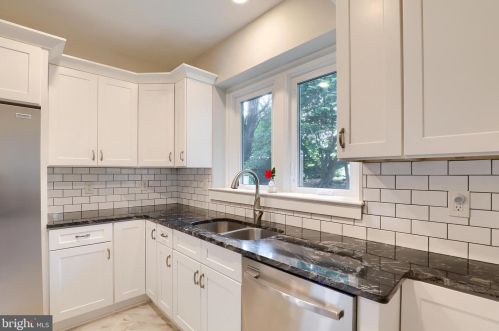 409 Atkins Ave, Lancaster PA  17603-4912 exterior