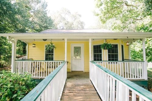 3010 Hathcock Rd, Atlanta GA  30349-1146 exterior