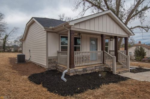 21 Mitchell St, Newnan, GA 30263-2411