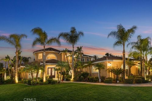 18003 Green Orchard Pl, Riverside CA  92508-8743 exterior