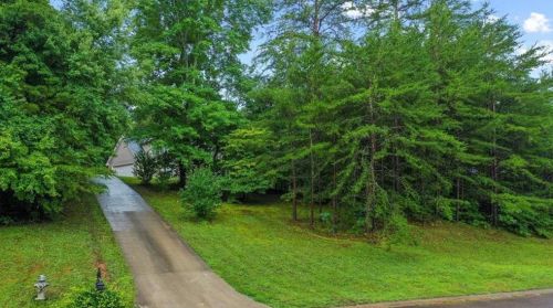 6242 Southern Magnolia Ln, Lula, GA 30554-2386
