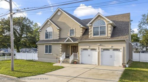 57 Pear St, Tinton Falls, NJ 07724-2621