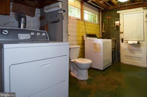 2013 Glen Ross Rd, Silver Spring MD 20910-2125 exterior