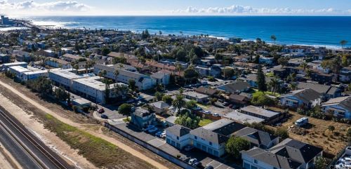 376 Acacia Ave, Carlsbad, CA 92008-3212