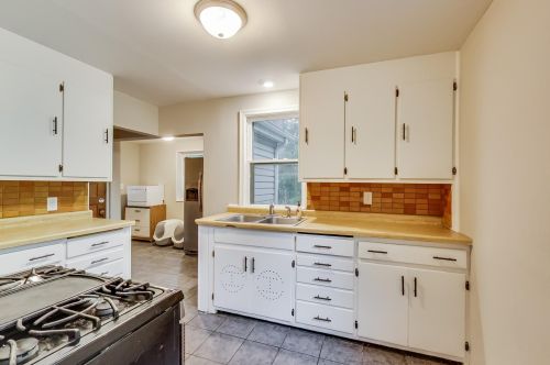 1077 5th St, Saint Paul MN  55106-5331 exterior