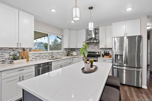 13675 66th Pl, Arvada CO  80004-2002 exterior