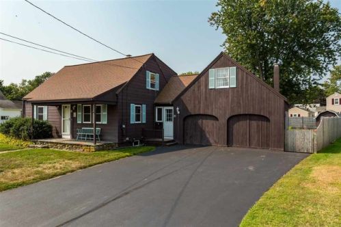 21 Rowland St, Somersworth, NH 03878-1715