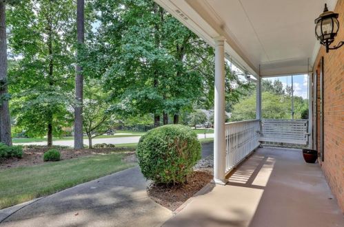 10 Carriage Park Ct, Oxford, GA 30054-4053