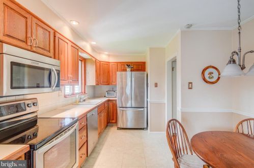 852 Wayside Ln, Haddonfield NJ 08033-1047 exterior