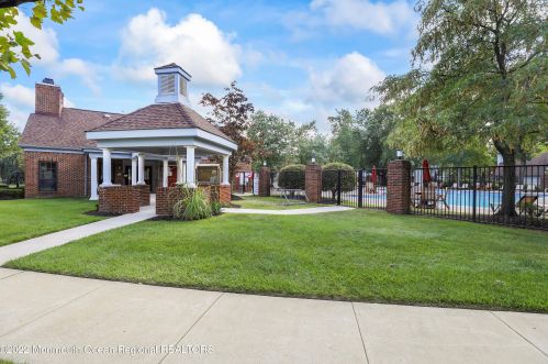 7 Old Orch Ln, Tinton Falls NJ 07712-2569 exterior