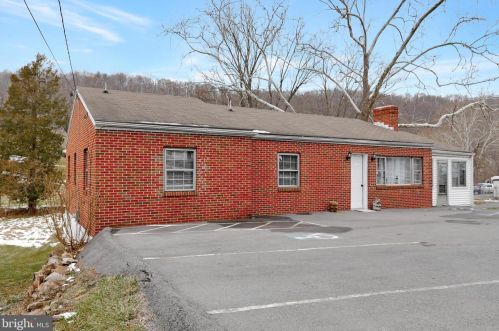 1378 Valley Rd, Berkeley Springs WV  25411-4801 exterior